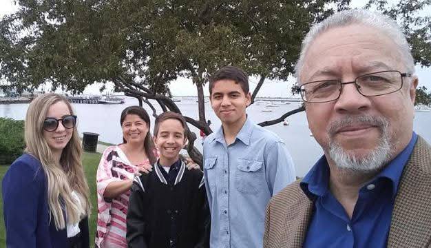 Manny Silva with family